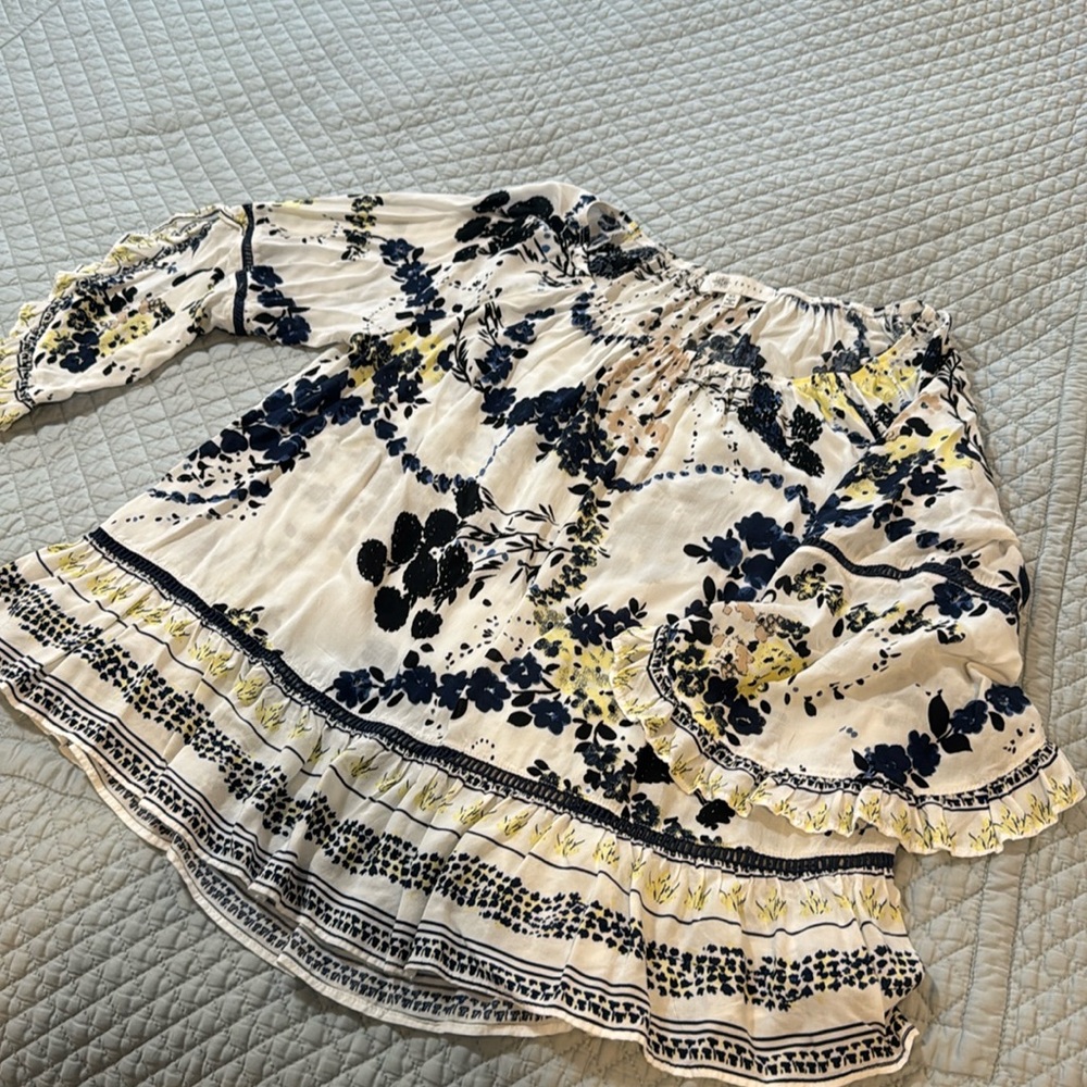 Loose fitting spring/summer top